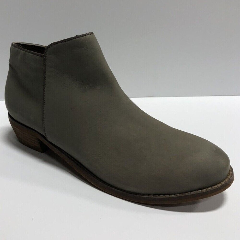 Softwalk Women’s Rocklin Gray Ankle Bootie Size 9.5M